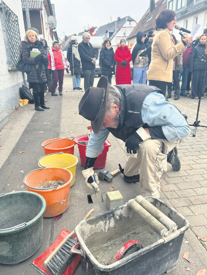 Das Projekt Stolpersteine erinnert an Opfer des NS-Regimes in der Stadt. Fotos: Kerstin Dannath