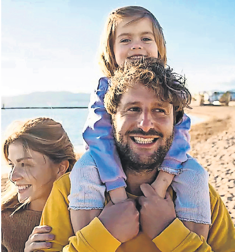 Die Sonne scheint und alle sind happy: So soll es sein im Urlaub. Foto: dpa/tmn