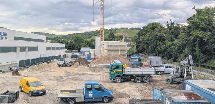 Am„Green Hydrogen Hub Stuttgart“ wird auf dem Grundstück Am Mittelkai im Hafen in Hedelfingen längst gebaut. Von hier führt die neue Pipeline zum SSB-Omnibusbetriebshof in Gaisburg in die eine und nach Esslingen in die andere Richtung.