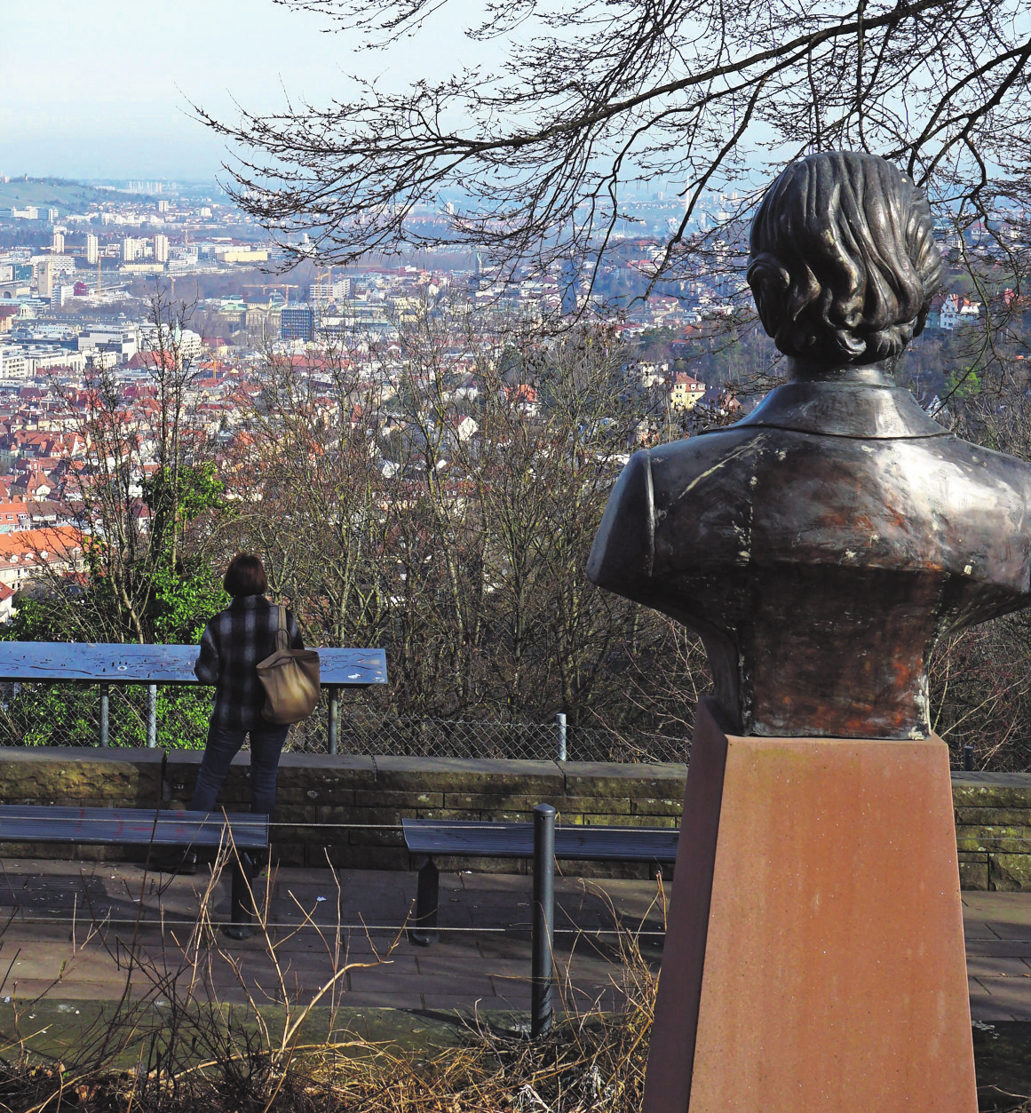 Einer der beliebtesten Aussichtspunkte von ganz Stuttgart - der Santiago-de-Chile-Platz. Foto: Julia Alber