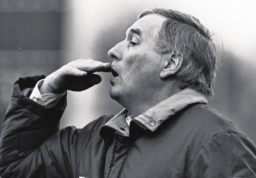 Aufstieg in die Bundesliga 1988: Kickers-Coach Manfred Krafft: Foto: Pressefoto Baumann