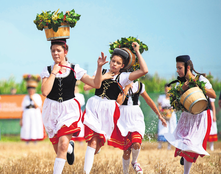 Und los geht's: Schäferlauf in Markgröningen. Foto: dpa/Gollnow