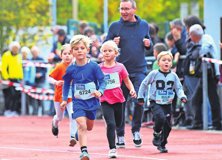 Auch die Bambinis haben ihren eigenen Lauf. Foto: Ralf Poller/Avanti