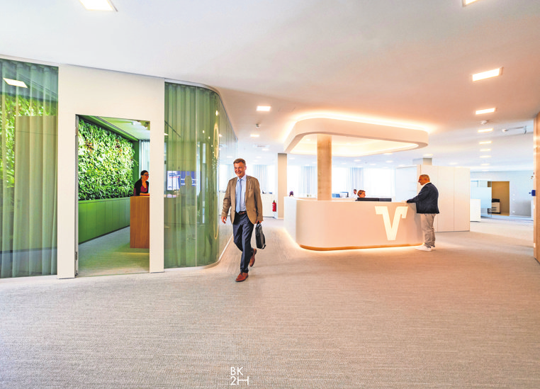 Helle Räume für Mitarbeitende und Kunden. Foto: ©BK2H-Architekten, Joel Hieber