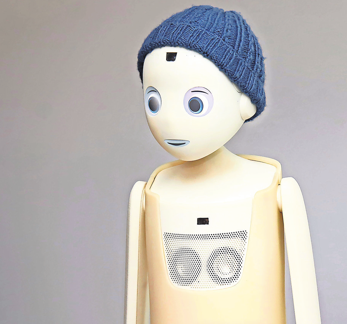 Der soziale Roboter Navel kann mit Menschen interagieren, deutet Gesichter, Stimme oder Bewegungen und reagiert. Foto: z/Ev. Heimstiftung