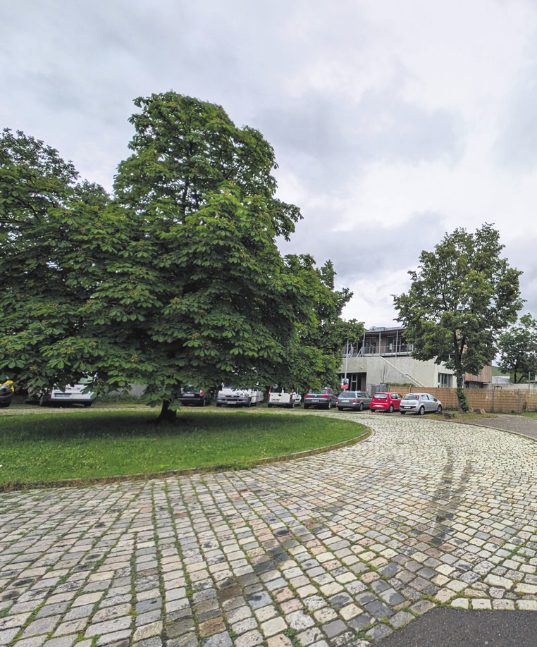 Der Platz zwischen Flatowhalle und Jugendhaus soll ebenfalls umgestaltet werden.