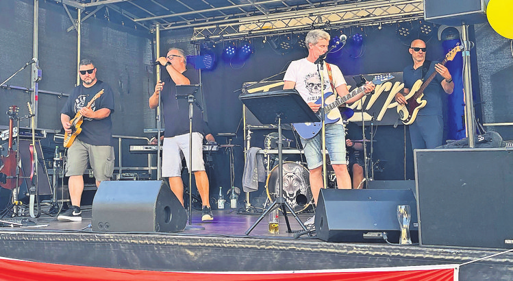 Das Bühnenprogramm lässt keine Wünsche offen. Am Samstag spielt Time Warp, am Sonntag folgen HipHop, Ballett und mehr.