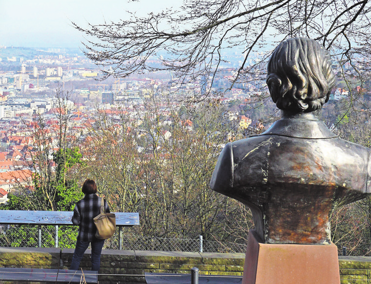 Einer der beliebtesten Aussichtspunkte von ganz Stuttgartder Santiago-de-Chile-Platz.