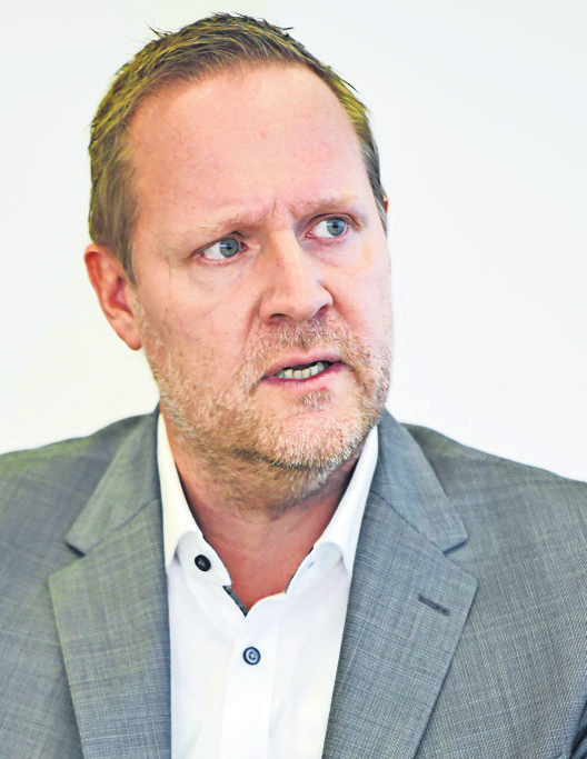 <b>„Bitte nicht mit angezogener Handbremse anlegen.“</b> Joachim Wolfangel Quirin Privatbank