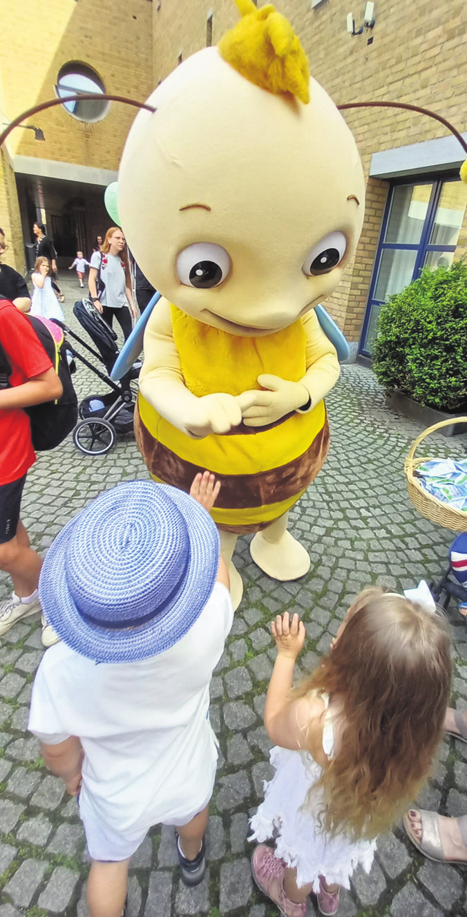 Buntes Treiben beim Maikäferfest Archivfoto: esceva schäfer