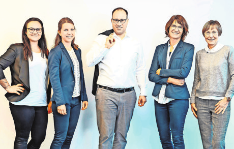 Felix Fischer mit seinem Team. Foto: z