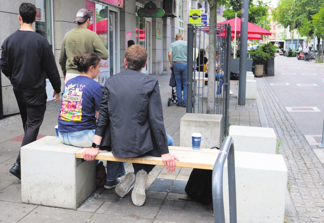 Bänke wie in der Seelbergstraße sollen errichtet werden.