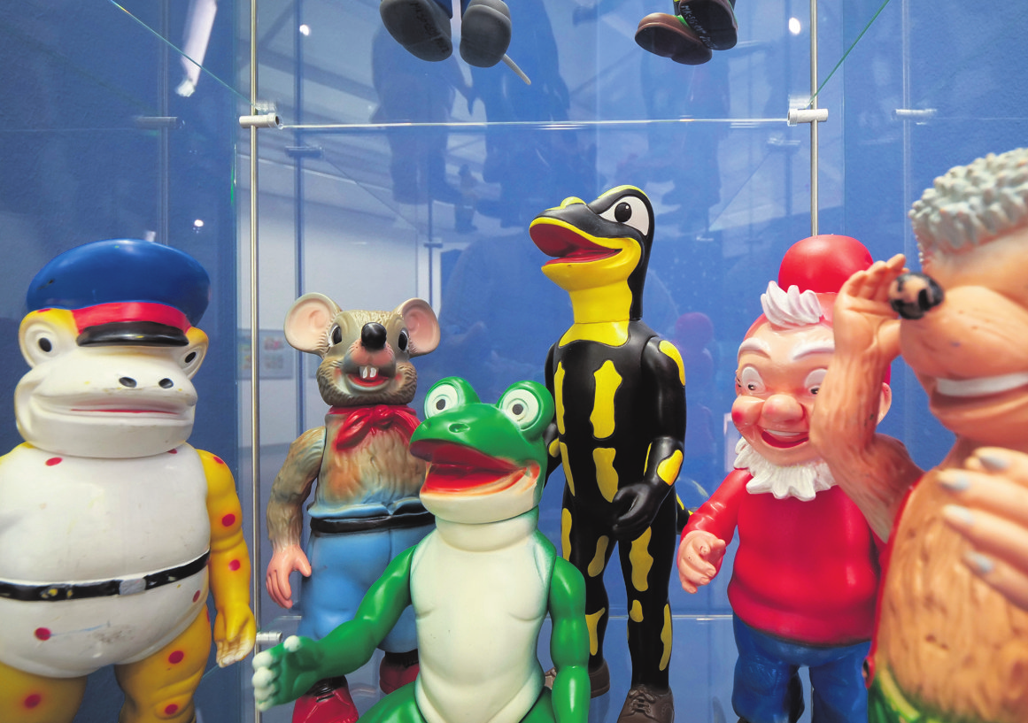 So waren „Lurchi und seine Freunde“ in der Vitrine im Museum im Kleihues-Bau in der Sonderausstellung „Helden den Südwestens zu sehen. Foto: arc/Simon Granville