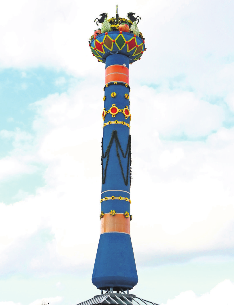 Die Fruchtsäule symbolisiert die landwirtschaftlichen Wurzeln des Fests. Fotos: Eva Herschmann „Volksfestverein