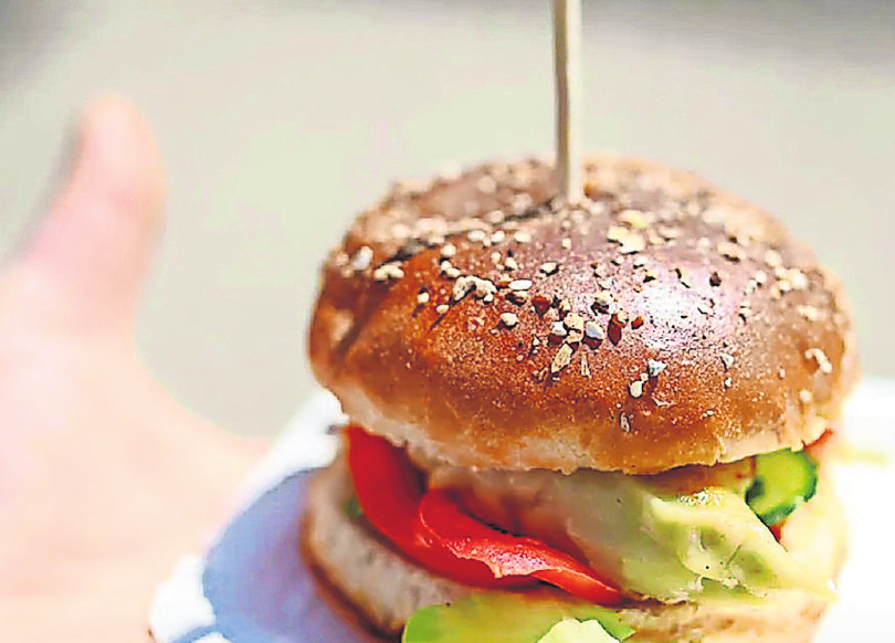 Maultaschen als Burger? Gibt es auch. Foto: dpa/Christoph Schmidt