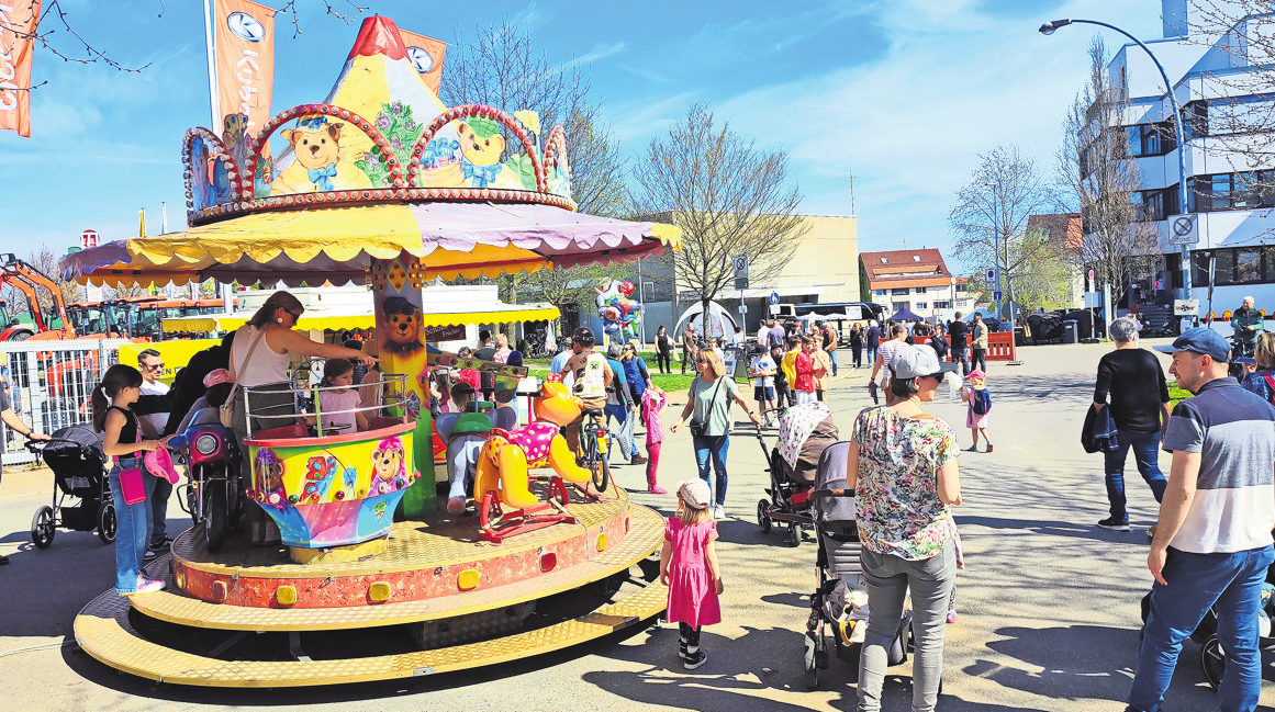 Kleine und große Besucher lieben den Volksfestcharakter des Plattenhardter Frühlingsfestes. Foto: Christian Günther