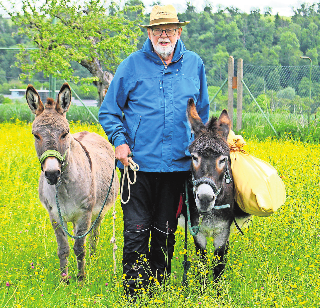 Rolf Müller - der Eselflüsterer von Stuttgart-Mühlhausen.