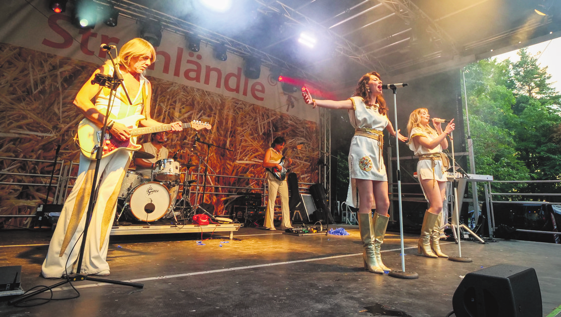Dancing Dream hat 2025 zum Finale des Strohländle gute Laune verbreitet. Auch in diesem Jahr wird Pop- und Rockmusik nicht zu kurz kommen.