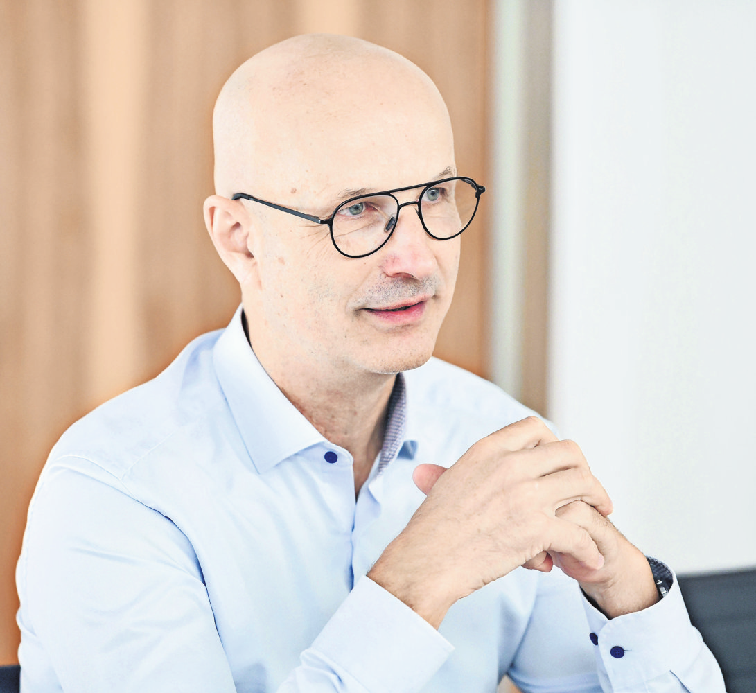 Moderator Heimo Fischer führte durch die Diskussion im Pressehaus Stuttgart.