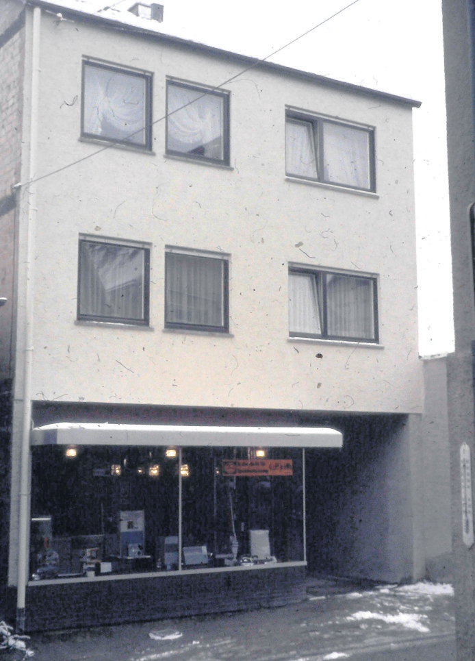 1983: Blick auf das Ladengeschäft. Foto: privat