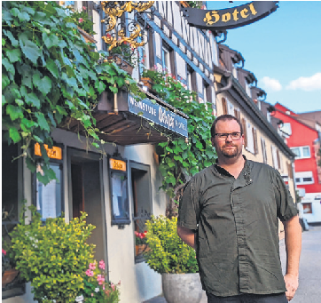 Alexander Maurer vor dem Ochsen. Foto: jb