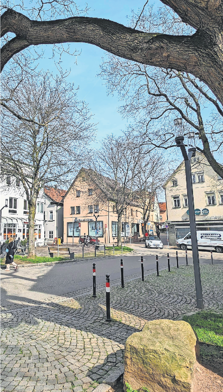 Der Leonhardt-Schmidt-Platz wird beim Untertürkheimer Abend Anfang Juli zum beliebten Treffpunkt. Foto: Brand