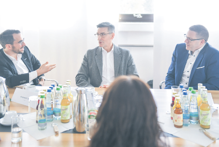 Eine lebhafte Diskussion beim Round Table im Pressehaus Stuttgart.