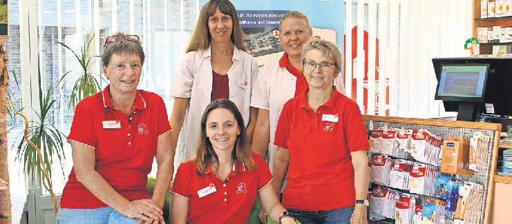 Monika Schwarzhaupt (links) und Iris Schwarzhaupt (vorne Mitte) mit ihrem engagierten Team. Foto: Eva Herschmann