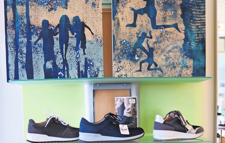 Harnisch Orthopädie zeigt Design-Kunst von Andrea Tholema und Kerstin Ganser.