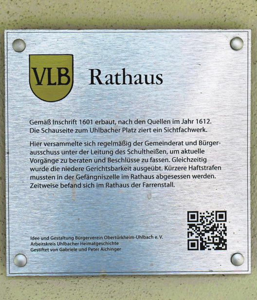 Der Bürgerverein hat Infotafeln an vielen historischen Gebäuden im Stadtbezirk anbringen lassen.