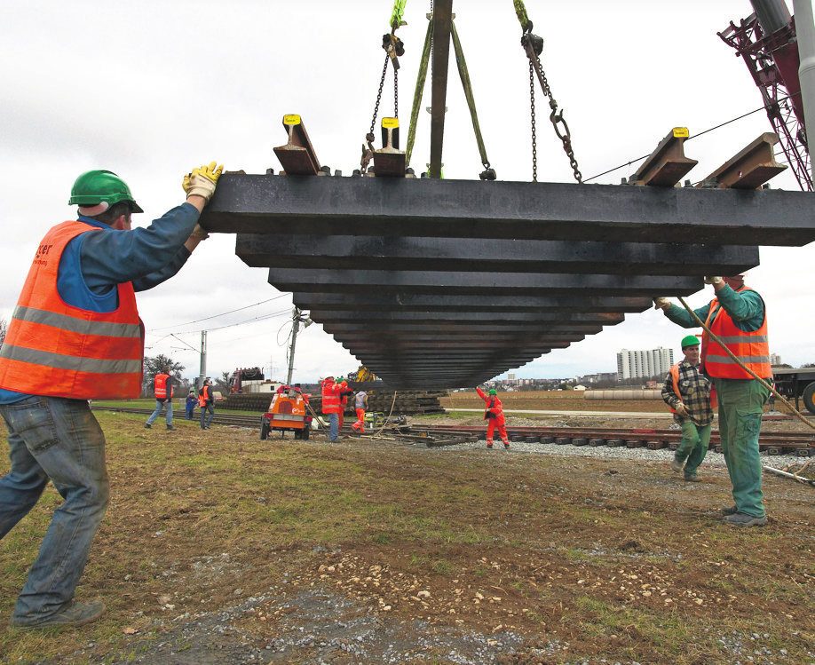 Schwerpunkt Gleisbau: Hier darf tatsächlich alles auf der Strecke bleiben - und zwar in Perfektion umgesetzt von der Jörger Bauunternehmung. Foto: Jörger GmbH Bauunternehmung