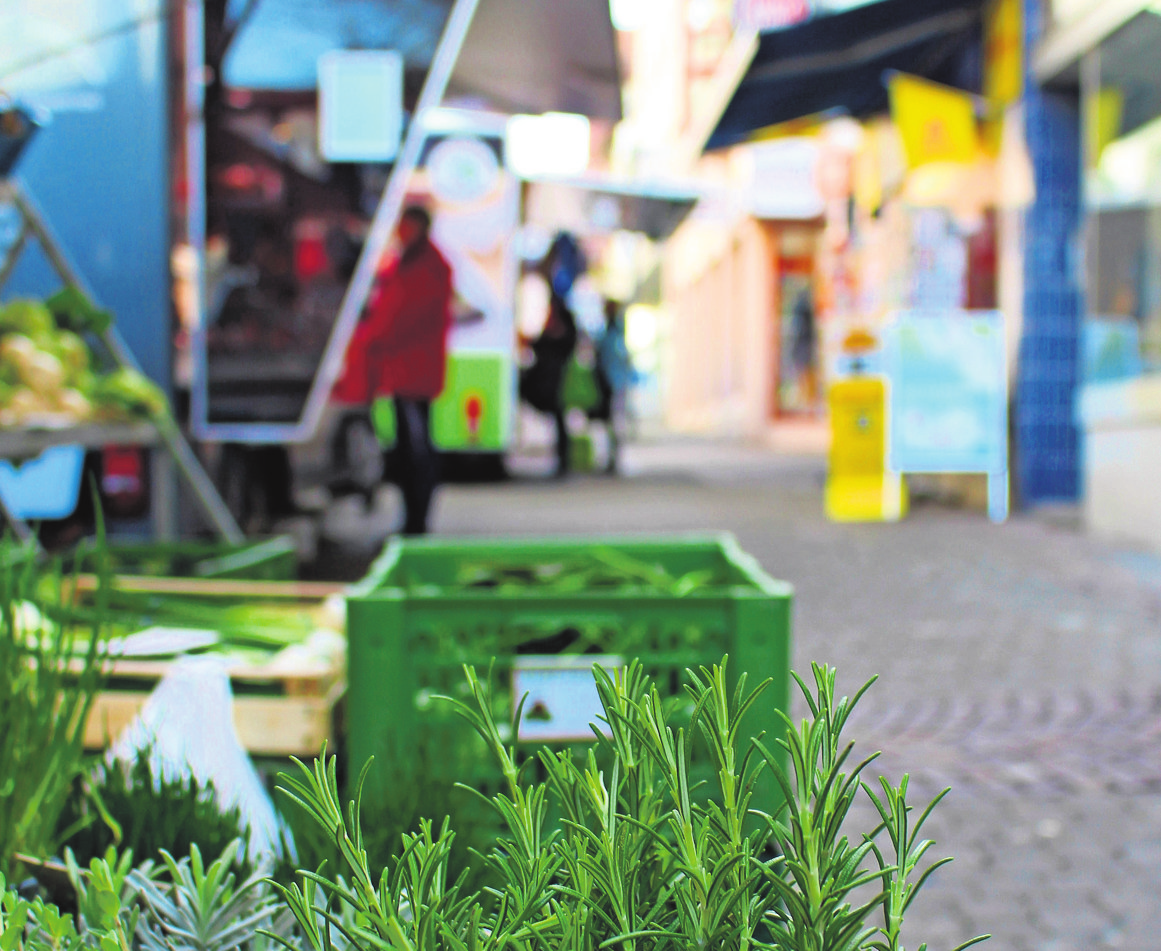 Einzelhandel und Wochenmarkt: Die Fußgängerzone in der Widdersteinstraße hat einiges zu bieten. Foto: Tatjana Eberhardt