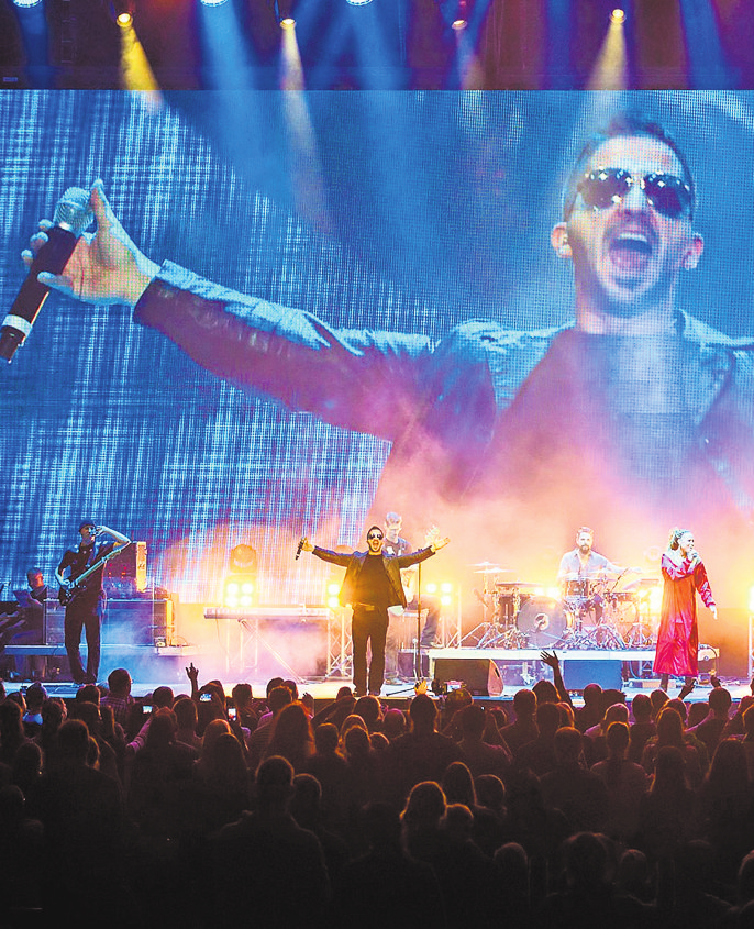 Irischer Rockvon„U2“ ist bei „TribU2“ am letzten Veranstaltungsabend der „Kornwestheim rockt“-Reihe angesagt. Foto: TribU2/Rainer Mirau
