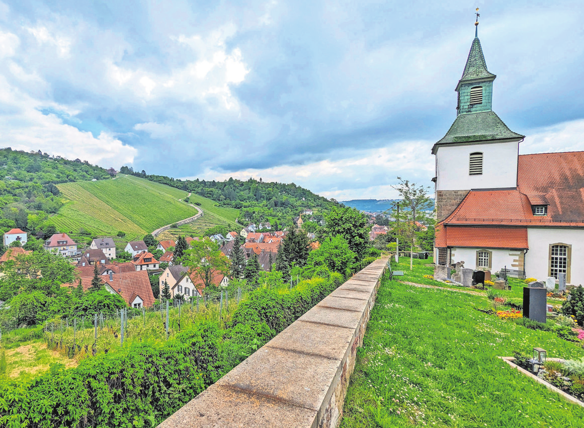 Die Petruskirche ist das Wahrzeichen Obertürkheims und weithin sichtbar.