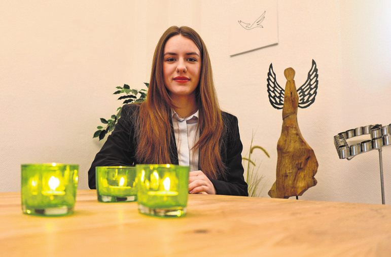 Julia Klein arbeitet jetzt in der Firma ihres Vaters.