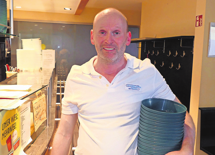 An manchen Tagen nutzen mehr als die Hälfte der Bistrokunden die praktischen Rebowl-Mehrwegschalen.