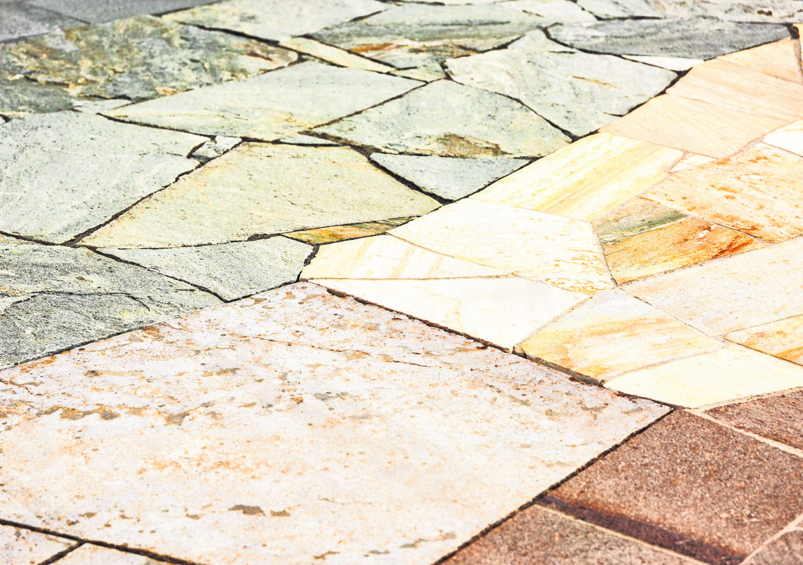 Muschelkalk, Kalkstein, Travertine, Granit, Quarzit und mehr – die Auswahl der Produkte von Häcker Fliesen und Naturstein ist groß. Foto: Romy S. Fotografie