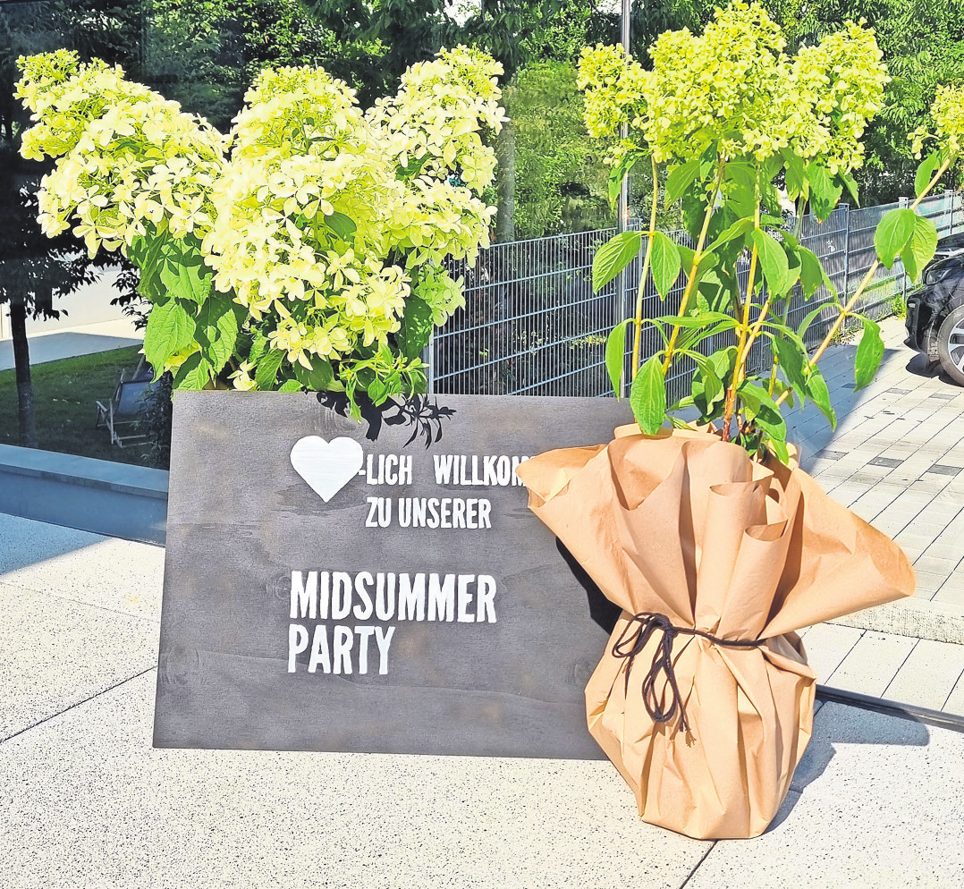 Geschäftsführer Stephan Schwarz und sein Team von iep hießen die Gäste am 26. Juni zur Midsummer-Party willkommen.