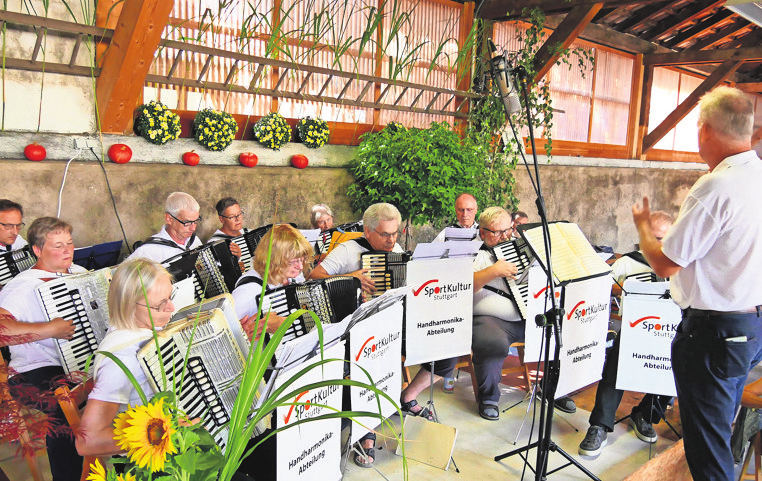 Die Handharmonikaabteilung der Sportkultur Stuttgart spielt am Sonntag, 1. September, zum Frühschoppen auf.