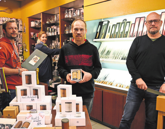Marc Ohligschläger (rechts) mit seinem Теат. Foto: Eva Herschmann