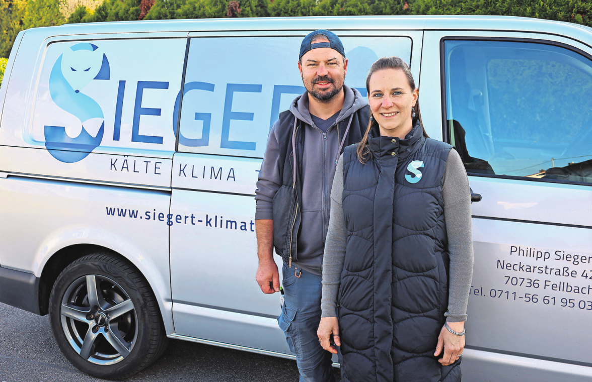 Bianca Siegert unterstützt ihren Mann Philipp Siegert als Büromanagerin. Foto: Michael Käfer