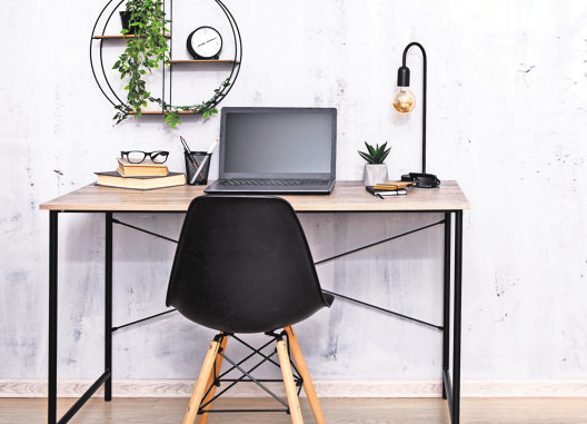 Statt separater Arbeitszimmer entstehen oft kleine Arbeitsnischen. Foto: stock.adobe.com