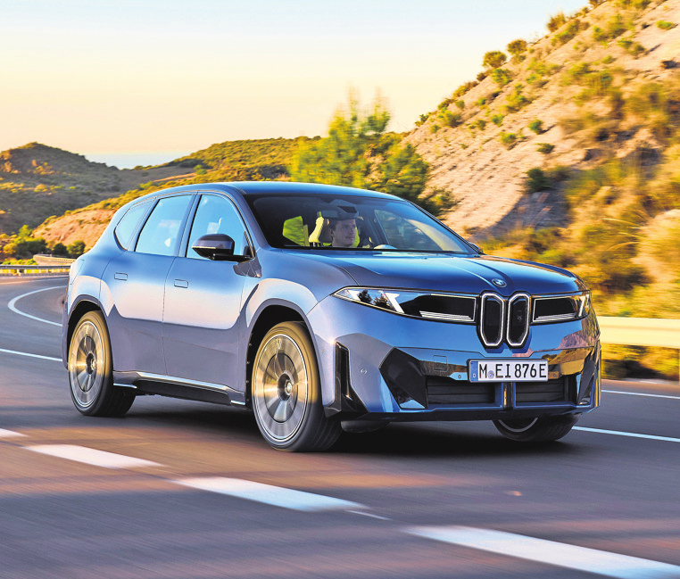 Der BMW iX3. Foto: BMW, z, Fabian Kirchbauer Photography.
