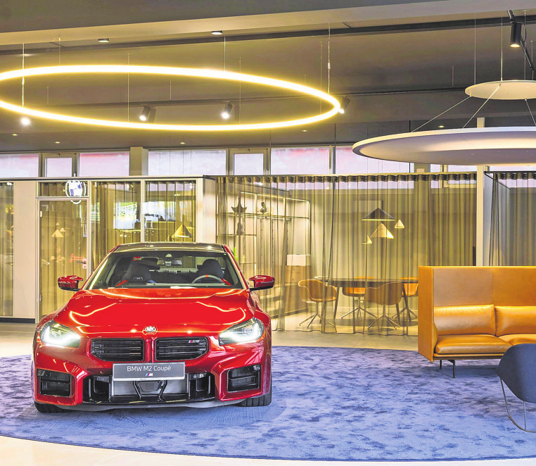 Stylish: BMW und Interieur. Foto: Autohaus Müller.