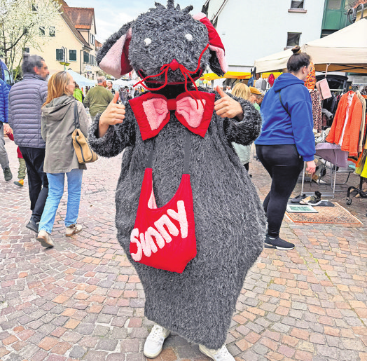 Sunny mischt sich unter die Gäste. Foto: WIR