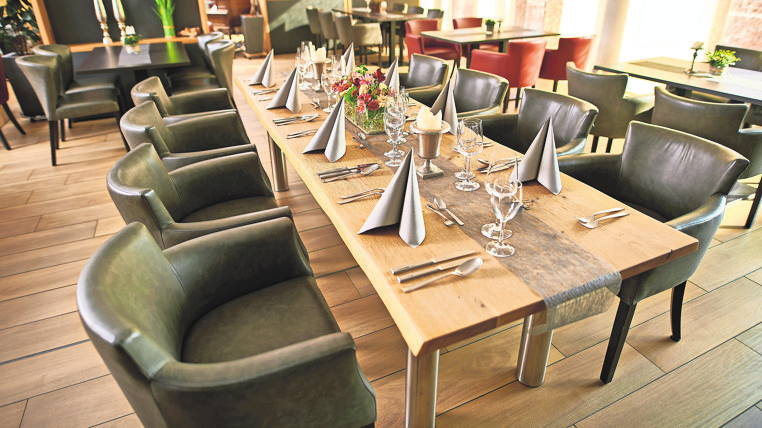 Festlich gedeckt im Restaurant Campo Foto: z