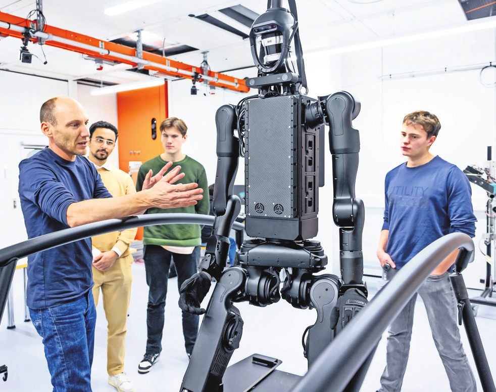 Die Universität Stuttgart gewährt einen Blick hinter die Kulissen ihrer KI- und Robotik-Forschung. Foto: Universität Stuttgart/Uli Regenscheit 