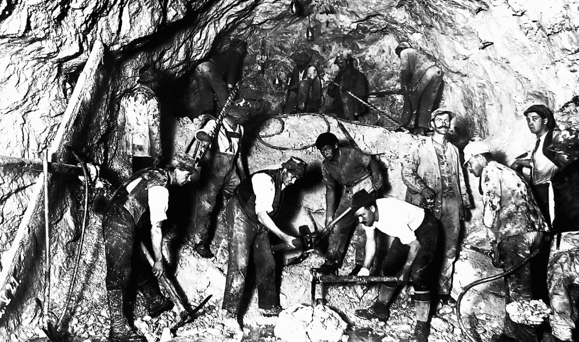 In den entbehrungsreichen Nachkriegsjahren freuten sich viele über Lohn und Brot, aber die Arbeiter waren auf der Baustelle oft noch mit einfachsten Mitteln wie Spitzhacke und Schaufel am Werk. Fotos: Uniper Kraftwerke