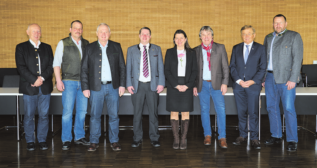 Von links: Johann Thurner (Mammendorf), Schorsch Huber (Puchheim), Dr. Michael Schanderl (stellv. Landrat, Emmering), Josef Heckl (Mammendorf), Sandra Meissner (Fraktionsvorsitzende, Kottgeisering), Gottfried Obermair (Maisach), Hans Friedl (MdL a. D., Alling) und Rudi Keckeis (Moorenweis).
