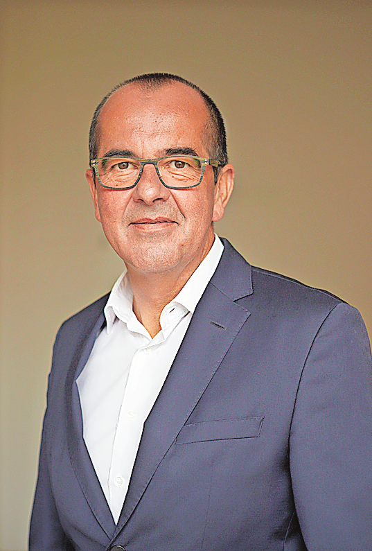 Hans Rock kümmert sich als Unternehmensvorstand um Finanzen. Foto: Diakonie München und Oberbayern / Tanja Kernweiss